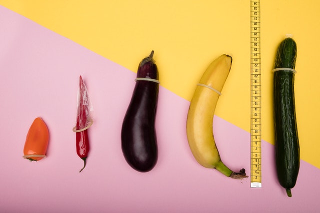 Measuring tape next to a cucumber and banana